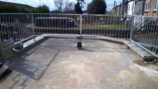  Image of 1 Bedroom Flat for sale at Walton Road  West Molesey, KT8 2QF