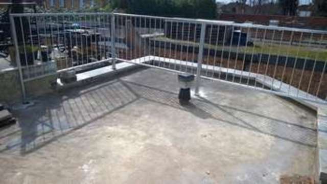  Image of 1 Bedroom Flat for sale at Walton Road  West Molesey, KT8 2QF