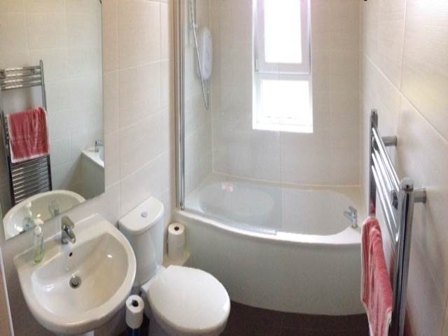  Image of 2 Bedroom Flat to rent at Stenhouse Edinburgh Edinburgh, EH11 3BX