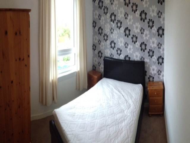  Image of 2 Bedroom Flat to rent at Stenhouse Edinburgh Edinburgh, EH11 3BX