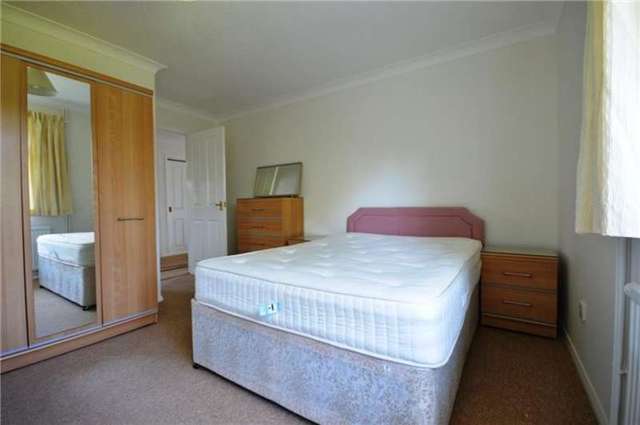  Image of 3 Bedroom Bungalow to rent at HAUXTON  Hauxton, CB22 5JB