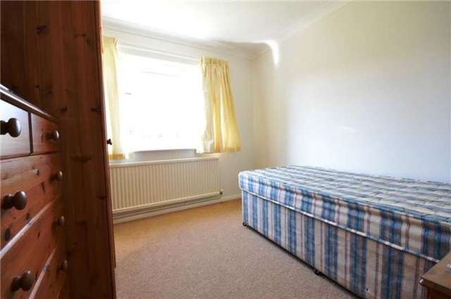  Image of 3 Bedroom Bungalow to rent at HAUXTON  Hauxton, CB22 5JB
