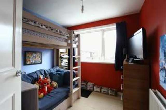  Image of 3 Bedroom Detached for sale at Windsor Road  Hull, HU5 4HG