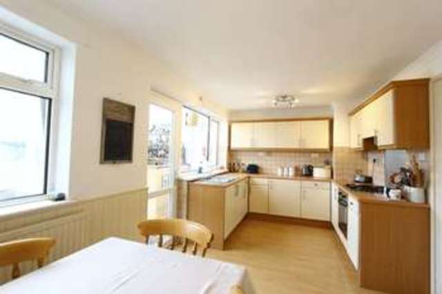  Image of 3 Bedroom Detached for sale at Windsor Road  Hull, HU5 4HG