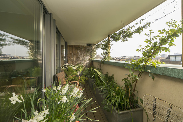 Image of 2 Bedroom Apartment to rent at London, EC2A 3EW
