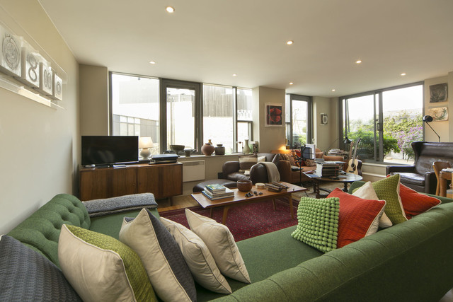  Image of 2 Bedroom Apartment to rent at London, EC2A 3EW