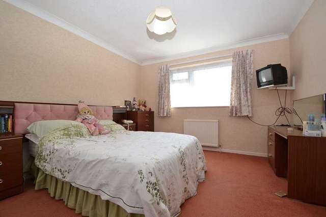  Image of 4 Bedroom Semi-Detached for sale at Alderholt Fordingbridge, SP6 3EP