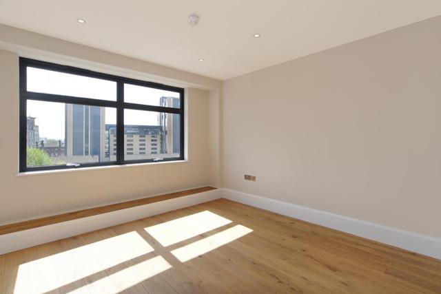  Image of 2 Bedroom Flat for sale at Alie Street  London, E1 8DE