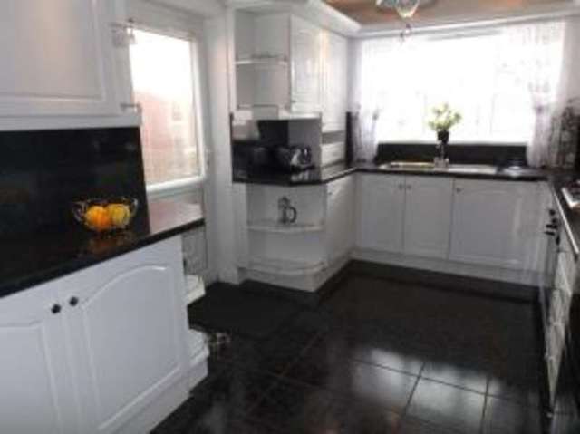  Image of 2 Bedroom Bungalow for sale at Fearnhead Warrington Fearnhead, WA2 0TH
