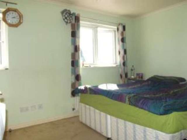  Image of 3 Bedroom Semi-Detached for sale at Barking  Creekmouth, IG11 0GF