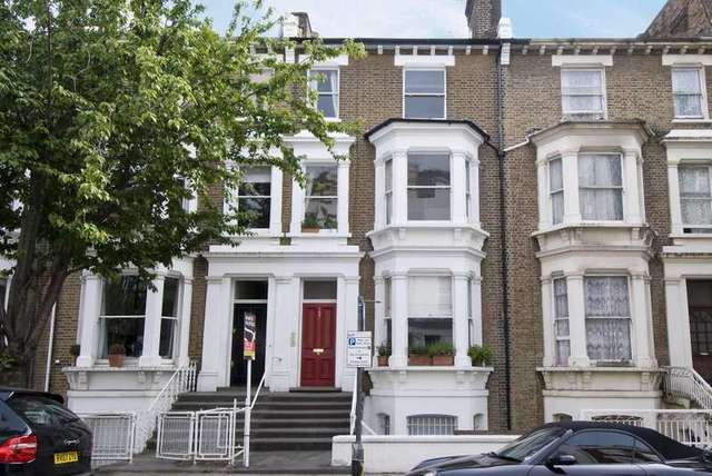  Image of 2 Bedroom Flat to rent at Blythe Road  London, W14 0HL