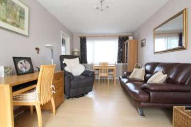  Image of 2 Bedroom Terraced for sale at Eaglesham  Eaglesham, G76 0NG