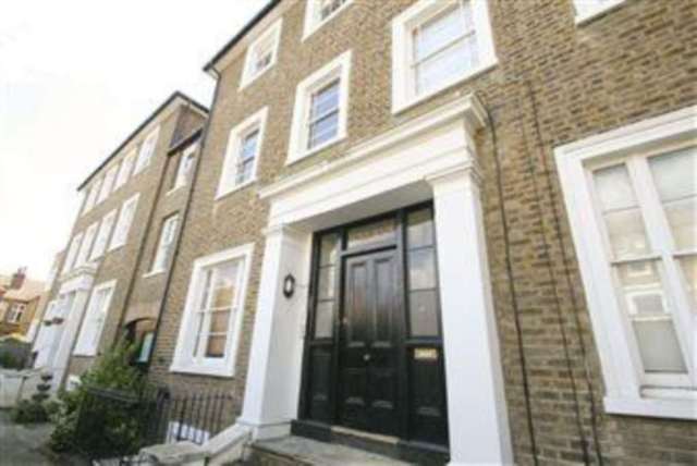  Image of 2 Bedroom Flat to rent at The Park Ealing London, W5 5NF