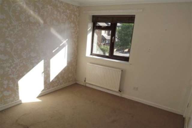  Image of 2 Bedroom Detached to rent at Chard, TA20 1EH