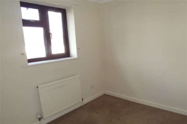  Image of 2 Bedroom Detached to rent at Chard, TA20 1EH