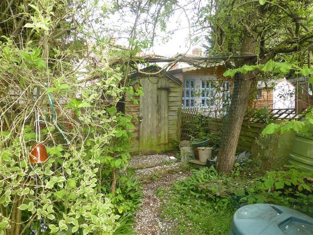  Image of 3 Bedroom Semi-Detached for sale at Buckhurst Hill Essex Buckhurst Hill, IG9 6EP