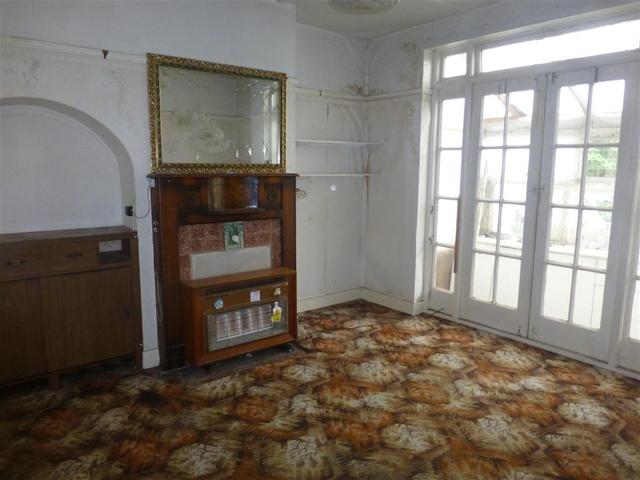  Image of 3 Bedroom Semi-Detached for sale at Buckhurst Hill Essex Buckhurst Hill, IG9 6EP