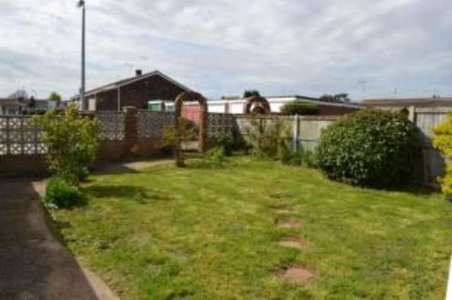  Image of 2 Bedroom Bungalow for sale at Clacton-on-Sea Essex Great Clacton, CO15 4JP