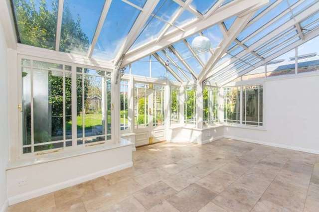  Image of 6 Bedroom Semi-Detached to rent at East Sheen, SW14 8AU