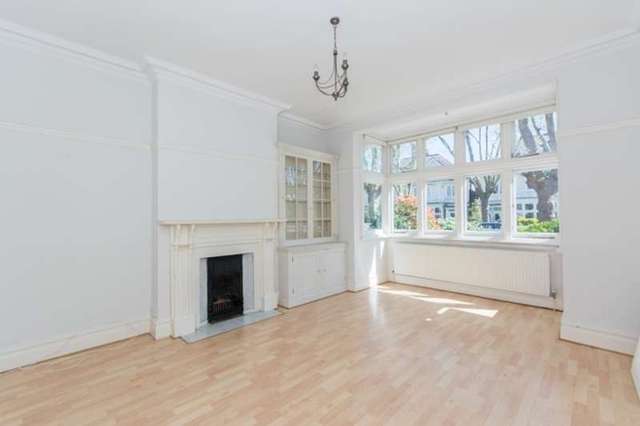  Image of 6 Bedroom Semi-Detached to rent at East Sheen, SW14 8AU