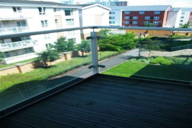  Image of 1 Bedroom Flat to rent at Cardiff, CF10 5NS