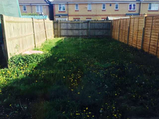  Image of 3 Bedroom Detached to rent at Galleons Drive Barking Barking, IG11 0GU