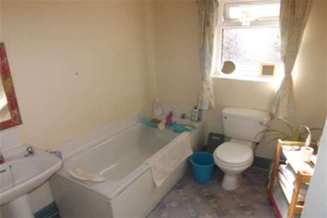  Image of 3 Bedroom Detached to rent at Accrington, BB5 5QJ