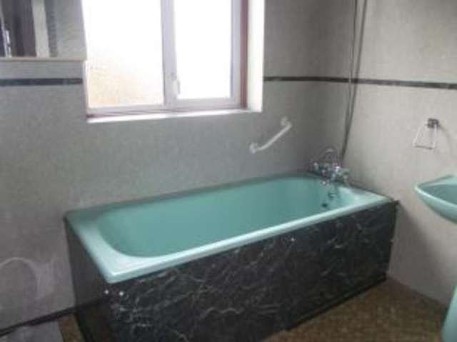  Image of 3 Bedroom End of Terrace for sale at Gidea Park  Gidea Park, RM2 5XH