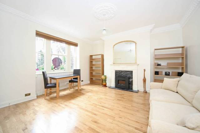  Image of Studio to rent at Gloucester Terrace  London, W2 6HR
