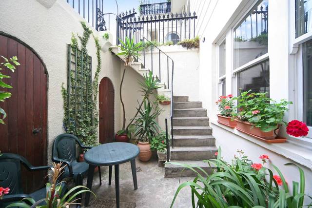  Image of Studio to rent at Gloucester Terrace  London, W2 6HR