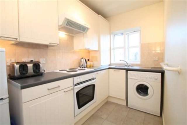  Image of 2 Bedroom Flat to rent at London, SE13 5PA