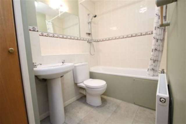  Image of 2 Bedroom Flat to rent at London, SE13 5PA
