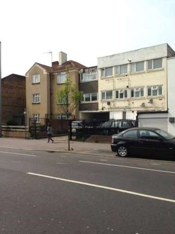  Image of 1 Bedroom Flat to rent at High Road Leytonstone Leytonstone London, E11 4PA