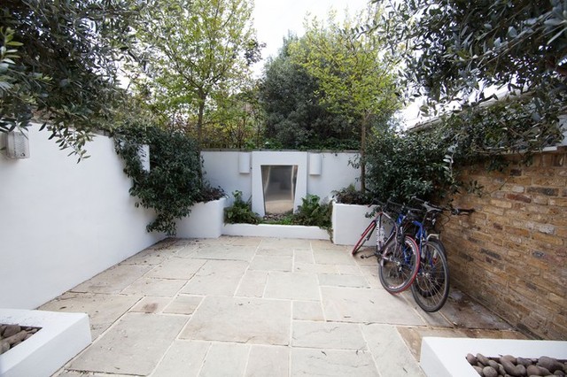  Image of 3 Bedroom Detached to rent at Mortlake, SW14 8HB