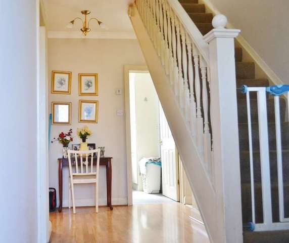  Image of 5 Bedroom Detached for sale at Warlingham Warlingham, CR6 9DS