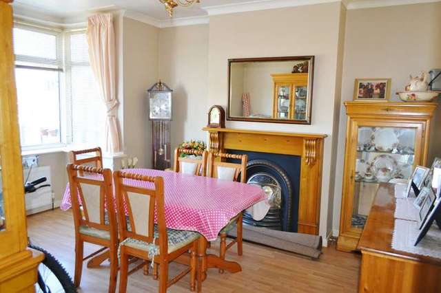  Image of 5 Bedroom Detached for sale at Warlingham Warlingham, CR6 9DS