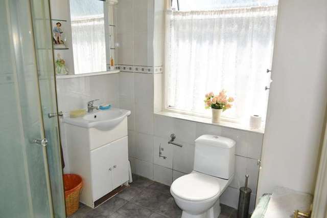  Image of 5 Bedroom Detached for sale at Warlingham Warlingham, CR6 9DS
