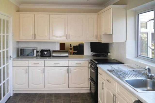 Image of 4 Bedroom Detached for sale at Rustington Rustington, BN16 2JP