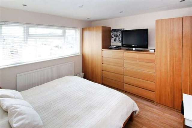  Image of 4 Bedroom Detached for sale at Rustington Rustington, BN16 2JP