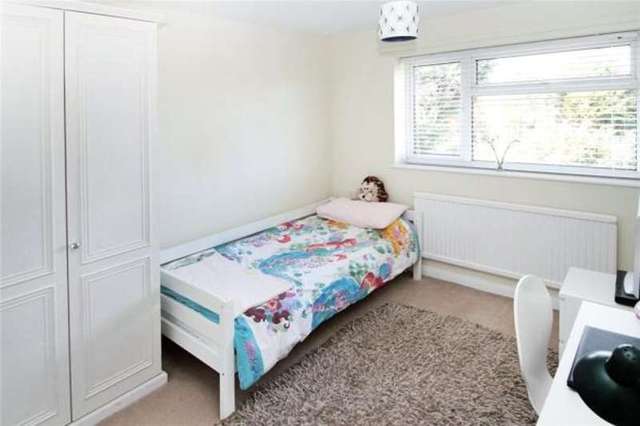  Image of 4 Bedroom Detached for sale at Rustington Rustington, BN16 2JP