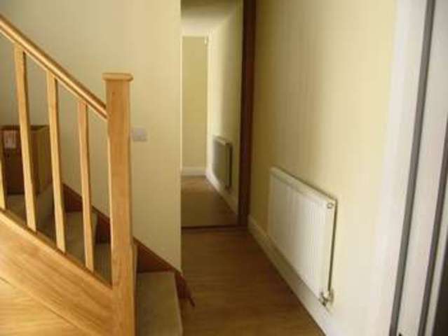  Image of 2 Bedroom Flat to rent at Spittal Street  Marlow, SL7 1DB