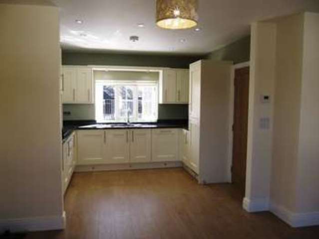  Image of 2 Bedroom Flat to rent at Spittal Street  Marlow, SL7 1DB