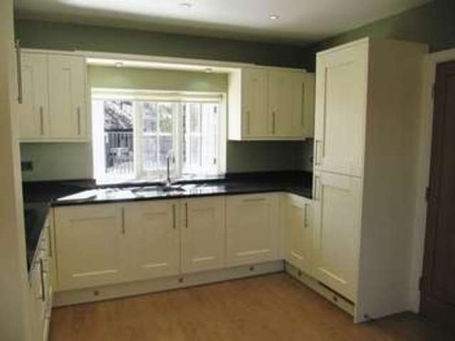  Image of 2 Bedroom Flat to rent at Spittal Street  Marlow, SL7 1DB