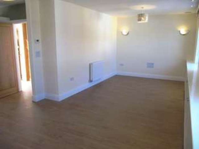  Image of 2 Bedroom Flat to rent at Spittal Street  Marlow, SL7 1DB