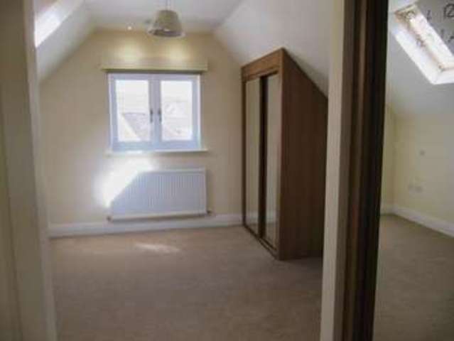  Image of 2 Bedroom Flat to rent at Spittal Street  Marlow, SL7 1DB