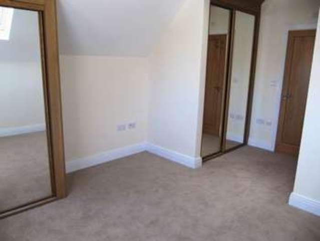  Image of 2 Bedroom Flat to rent at Spittal Street  Marlow, SL7 1DB