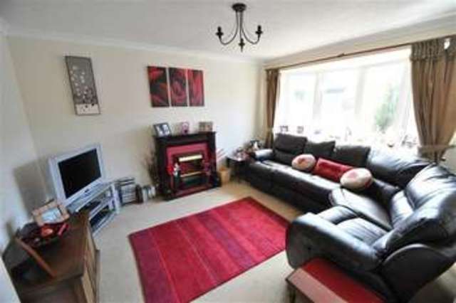 Image of 3 Bedroom Property for sale at Paddock Close Droitwich Spa Droitwich Spa, WR9 9HN