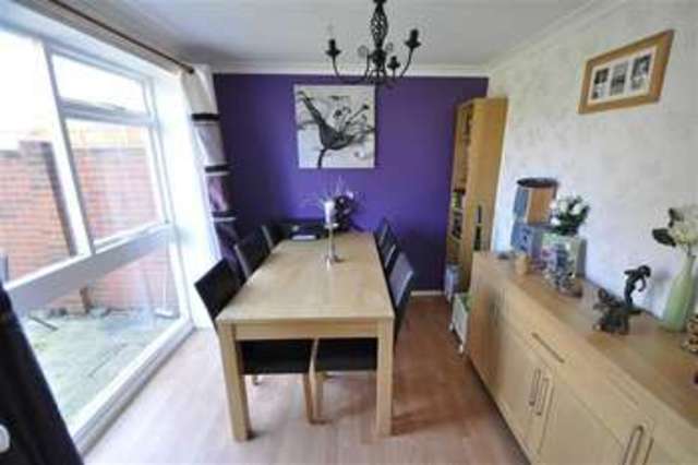 Image of 3 Bedroom Property for sale at Paddock Close Droitwich Spa Droitwich Spa, WR9 9HN