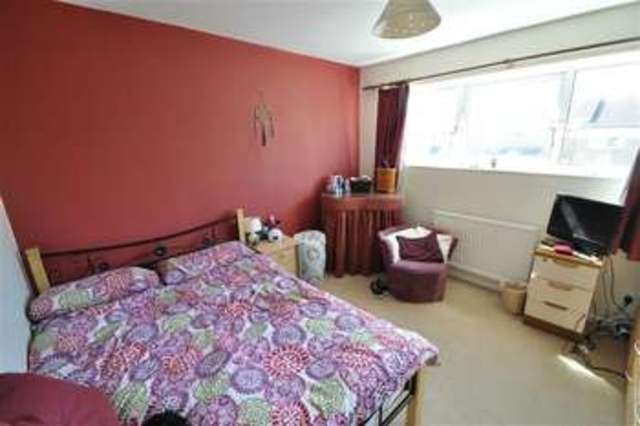  Image of 3 Bedroom Property for sale at Paddock Close Droitwich Spa Droitwich Spa, WR9 9HN