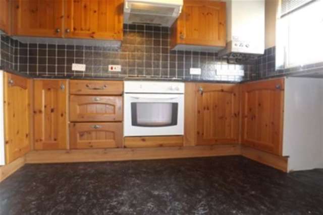  Image of 3 Bedroom Detached to rent at Penryn, TR10 8QE